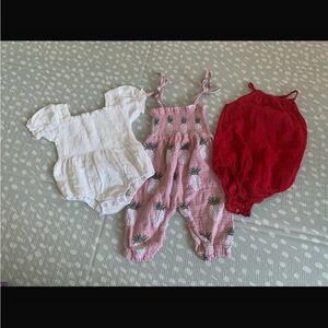 Bundle of three rompers